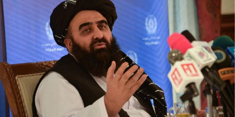 وزير الخارجية في حكومة “طالبان” يعرب عن تمنياته بالشفاء العاجل لأردوغان وزوجته