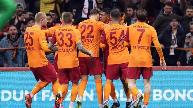 6 أهداف خلال مباراة جالطة سراي وريزا سبور