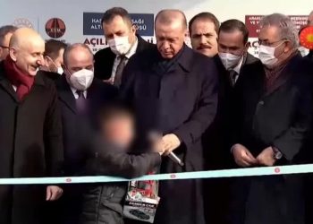 أردوغان يلقي باللوم على الطفل الذي سب زعيم المعارضة