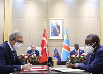 تركيا والكونغو توقعان اتفاقيات عسكرية ودفاعية