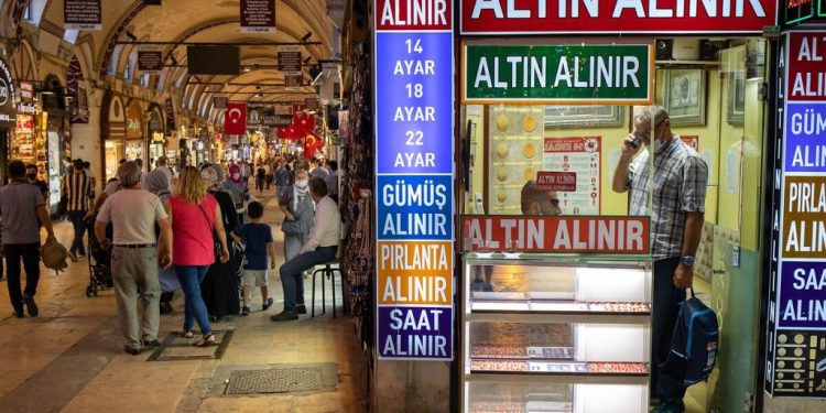 صحيفة ألمانية: أردوغان يضع عينه على ذهب الأتراك