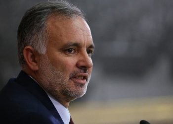 صحفي يكشف عن تأسيس حزب يضم منشقين عن عدد من الأحزاب في تركيا