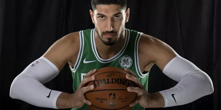 ترشيح اللاعب أنيس كانتر معارض أردوغان لجائزة نوبل للسلام