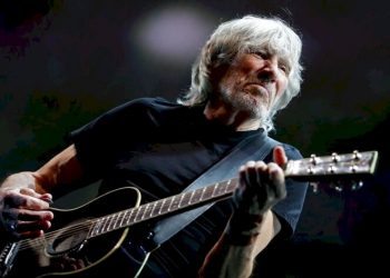 فنان بريطاني يطالب أردوغان بإطلاق سراح المغنية الكردية نديم دوراك