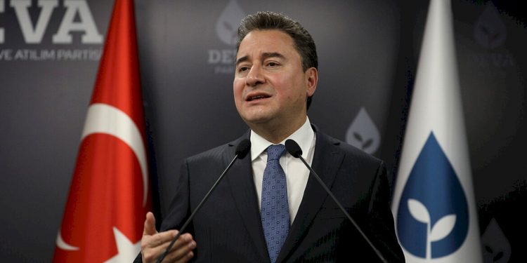 باباجان: ينتقد رفض أردوغان إغلاق مضيق البسفور والدردنيل