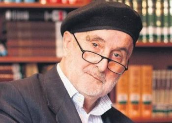 فقدنا المفكر والأديب التركي حكيم أوغلو إسماعيل