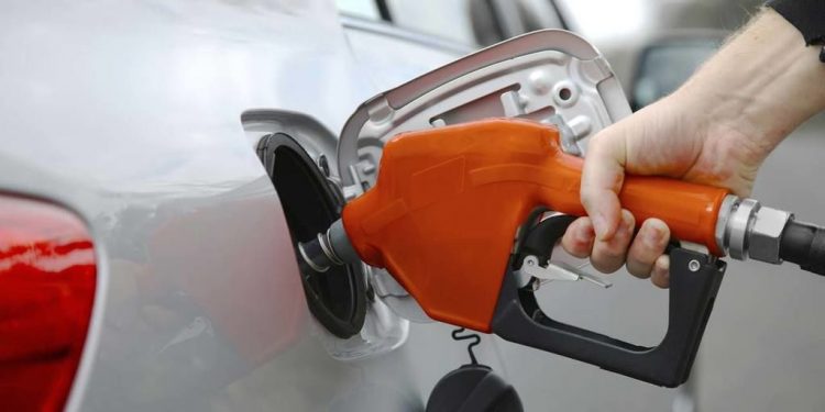 تركيا تفرض على مواطنيها زيادة في أسعار الوقود