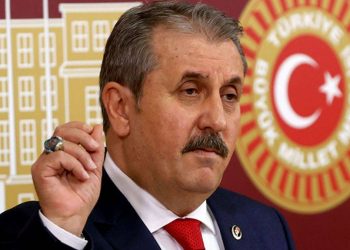 رئيس حزب الاتحاد الكبير: لم يعد بإمكان الأتراك ملاحقة ارتفاع الوقود