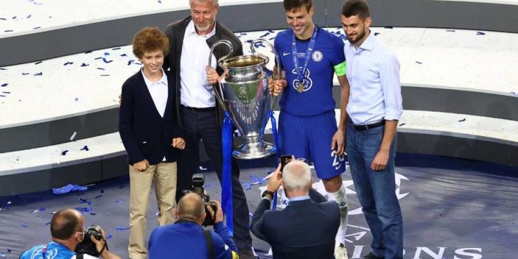 ملكية نادي تشيلسي قد تنتقل إلى ملياردير تركي