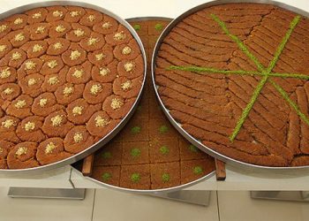 بسبب ارتفاع الأسعار.. يصعب شراء الحلويات الطازجة في تركيا