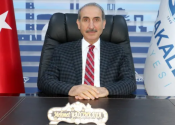 عمدة بلدية: الطبيب وعامل النظافة يحصلان على الراتب ذاته!