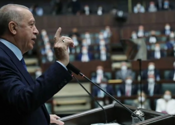 صحيفة تركية: أردوغان يتجاهل منذ 6 أشهر لقاء نواب حزبه