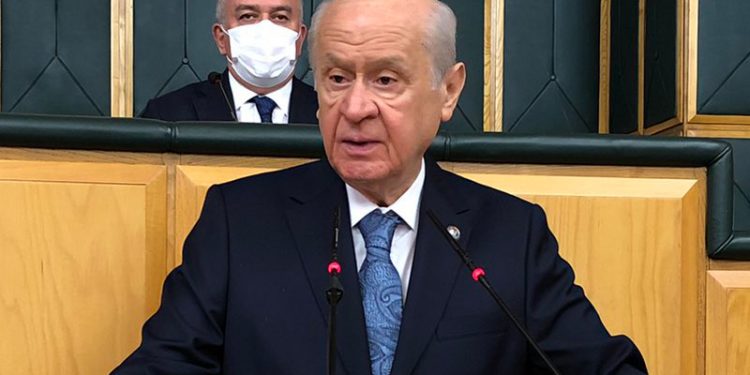 حليف أردوغان منزعج من “المظاهر الهمجية” بسبب أزمة الزيت ويتهم المعارضة