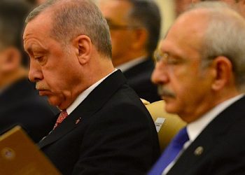 حزب أردوغان يفقد خلال عام نسبة كبيرة من داعميه