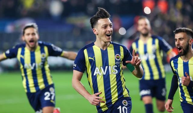 مسعود أوزيل يتلقى عروضًا من قطر والولايات المتحدة