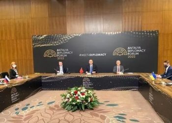 أردوغان يتباحث مع 20 زعيم دولة حول الأزمة الروسية الأوكرانية