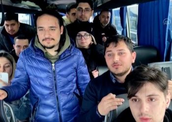 تركيا تعلن إجلاء 8 آلاف مواطن من أوكرانيا