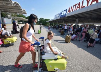 تركيا تستقبل مزيدا من السياح رغم حرب أوكرانيا