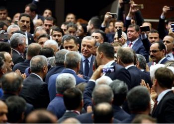 تقرير: أعضاء بحزب أردوغان يستعدون لسيناريو مغادرة السلطة