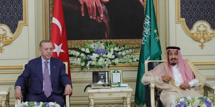 أردوغان يغرّد من السعودية