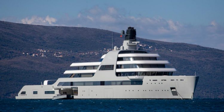 تركيا تستقبل يخت فاخر آخر لأحد أثرياء روسيا