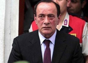 زعيم المافيا علاء الدين تشاكيجي يهاجر من تركيا