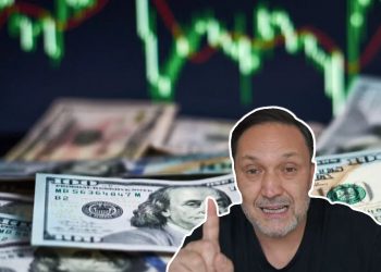 خبير اقتصادي: الدولار في تركيا سيبلغ 30 ليرة