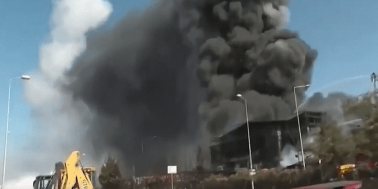 انفجار داخل مصنع في “إسطنبول” يوقع قتلى وجرحى