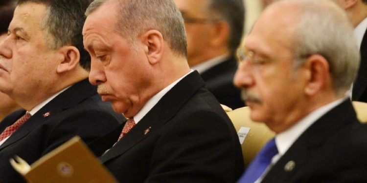 استطلاع رأى: حزب الشعب الجمهوري يتفوق على العدالة والتنمية