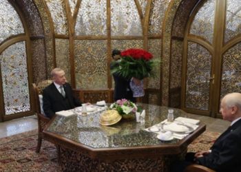 لماذا قدم دولت بهتشلي 99 وردة حمراء لأردوغان؟