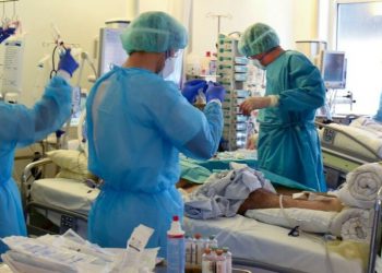 تركيا توقف نشر بيانات إصابات ووفيات كورونا