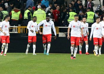 سيفاسبور يتعادل مع ألانياسبور