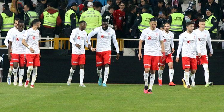 سيفاسبور يتعادل مع ألانياسبور