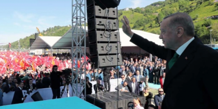 تركيا.. أردوغان يخطط للنزول إلى الشارع استعدادًا للانتخابات