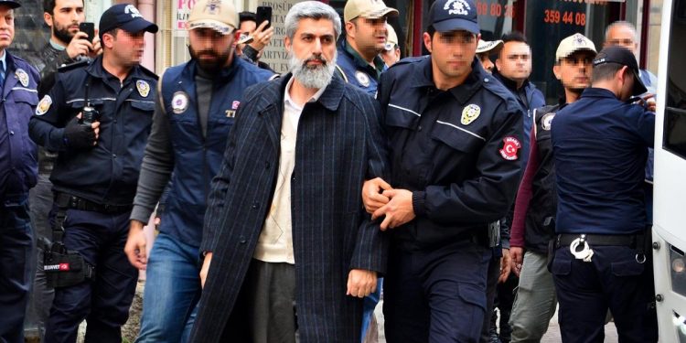 تركيا.. إيداع رئيس وقف الفرقان المعارض بسجن على حدود إيران