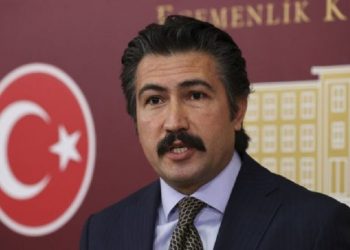 تركيا.. إقالة قيادي بالحزب الحاكم بسبب تصريحاته عن الإمارات