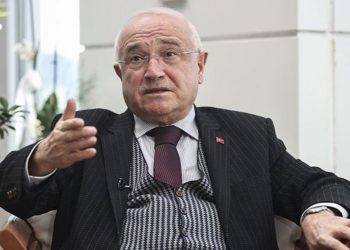 مستشار أردوغان: لابد من توبة ديمقراطية وقف ارتكاب الأخطاء السياسية