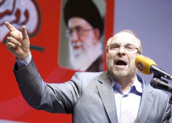 انتقادات لرئيس البرلمان الإيراني بسبب زيارة عائلته إلى تركيا