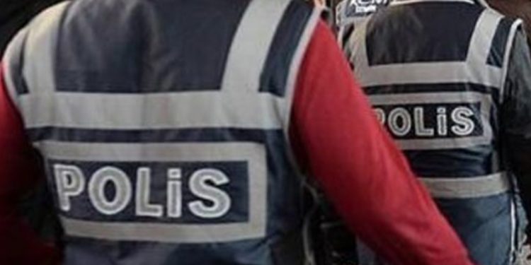 تركيا.. اعتقال طالبين من المدرسة بتهمة إهانة أردوغان