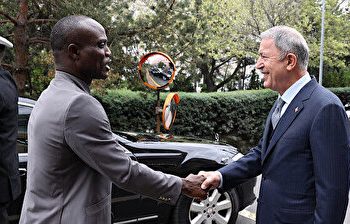 وزير دفاع ليبيريا يزور تركيا بعد ترحيل مدرسين استجابة لطلب أنقرة