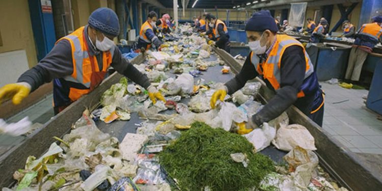 7.7 مليون طن من الغذاء يهدر سنويًا في تركيا