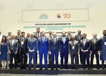 وزير التجارة التركي يدعو مجموعة الدول الثماني للاستثمار في بلاده