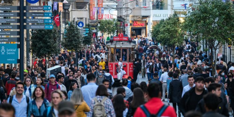 البطالة في تركيا تسجل 3 مليون و850 ألف