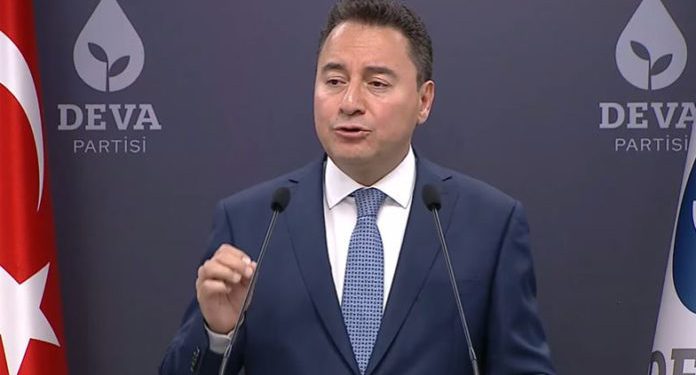 باباجان يحذر: تركيا على وشك الإفلاس