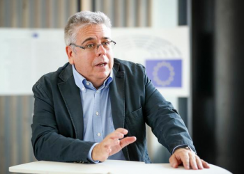 البرلمان الأوروبي: إغلاق الحزب الكردي قد ينهي انضمام تركيا إلى الاتحاد الأوروبي