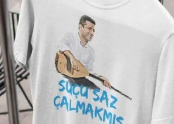 تركيا: اعتقال حامل وطفلها لارتدائه قميصًا يحمل صورة دميرتاش