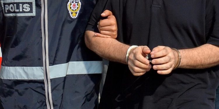 أنباء عن التحقيق مع شرطي متورط بتعذيب معتقلين ليلة المحاولة الانقلابية