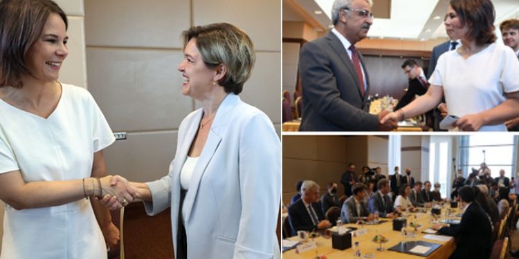 وزيرة خارجية ألمانيا تلتقي الأحزاب المعارضة في تركيا