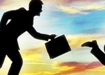 الخوف يقود مسؤولاً بارزًا بحزب أردوغان إلى يبيع أصوله