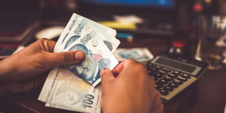 الديون تلاحق 62.8 ٪ من الشباب في تركيا